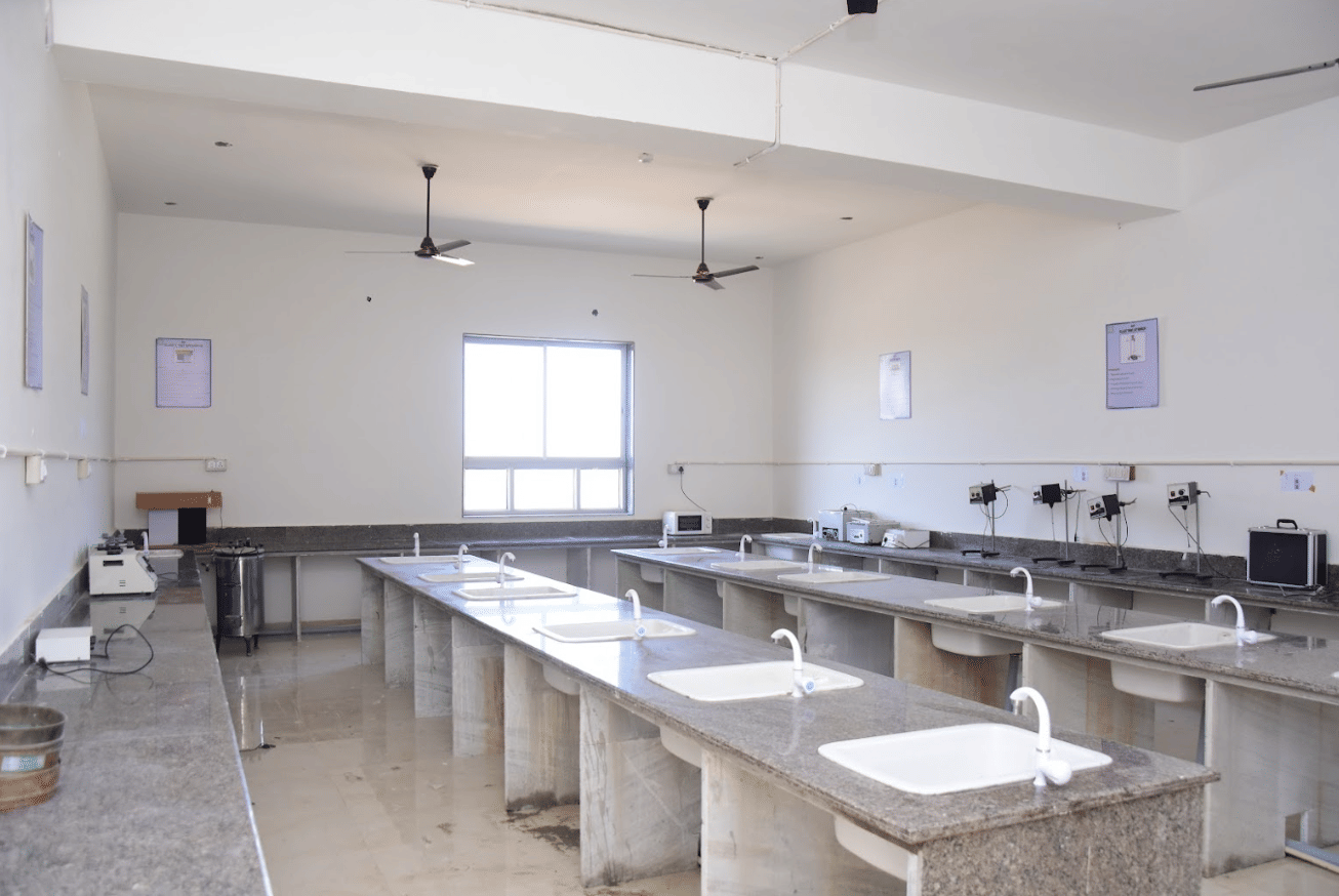 Biyani Institute of Pharmaceutical Sciences Jaipur Science Lab photo 16